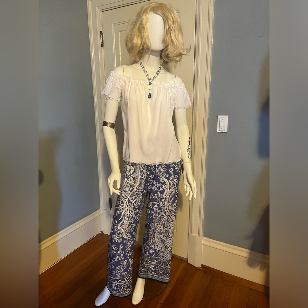 Casual print pants. Size XL. Fits like a L